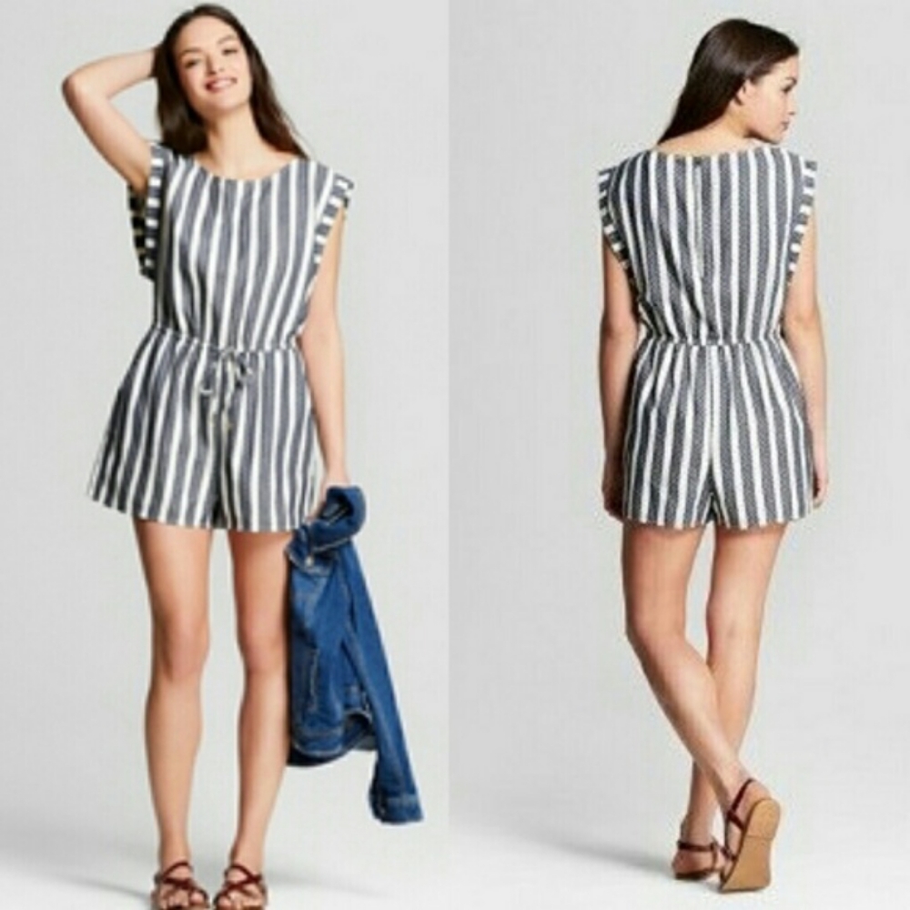 NWOT Romper- Universal Threads